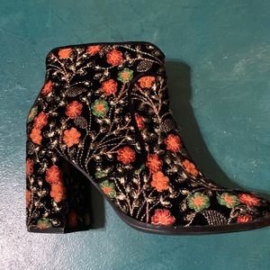 Fergie Tesla boots. Super festive. Hardly worn. Size 9.
